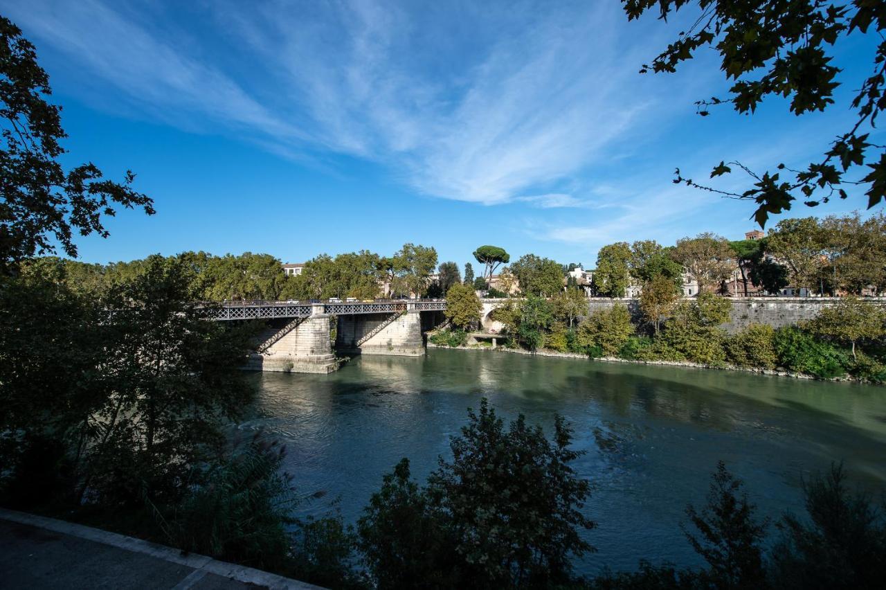 Lungotevere Ripa Rome Bagian luar foto